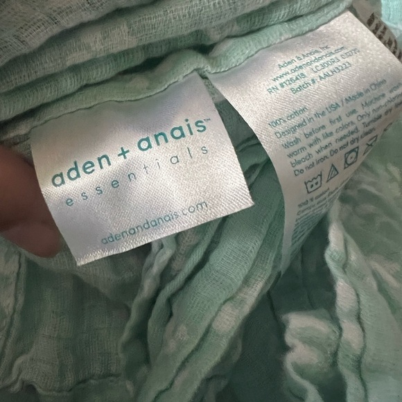 Aden + Anais Muslin Baby Blanket Light Mint Pale Green White Flower Butterfly - Picture 2 of 4